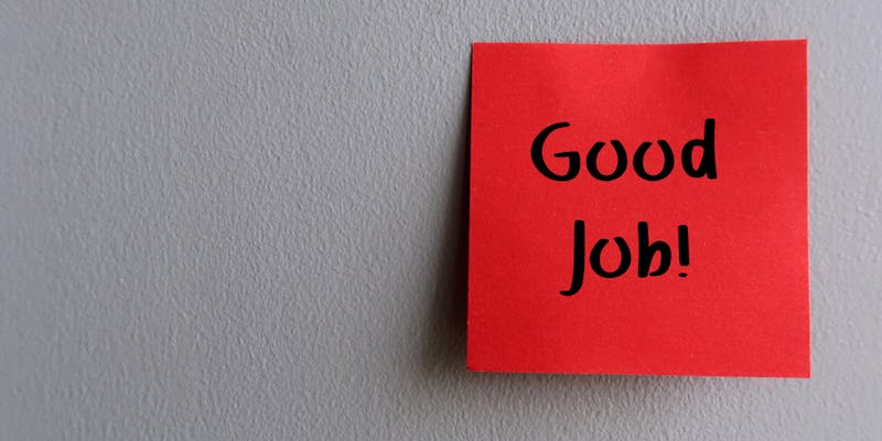 Complimenter quelqu'un pour son travail a un impact magique