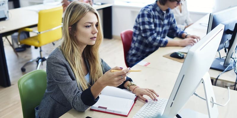 Ça change quoi quand les salariés se forment à l’université ?