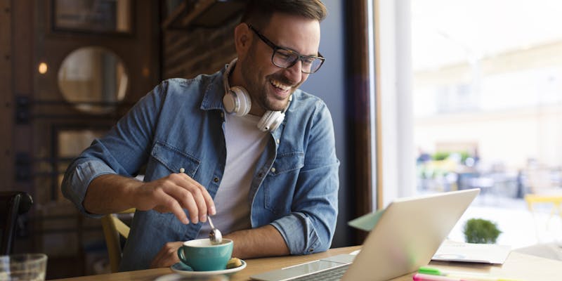 Chez Whoz, les salariés font des pauses café à distance