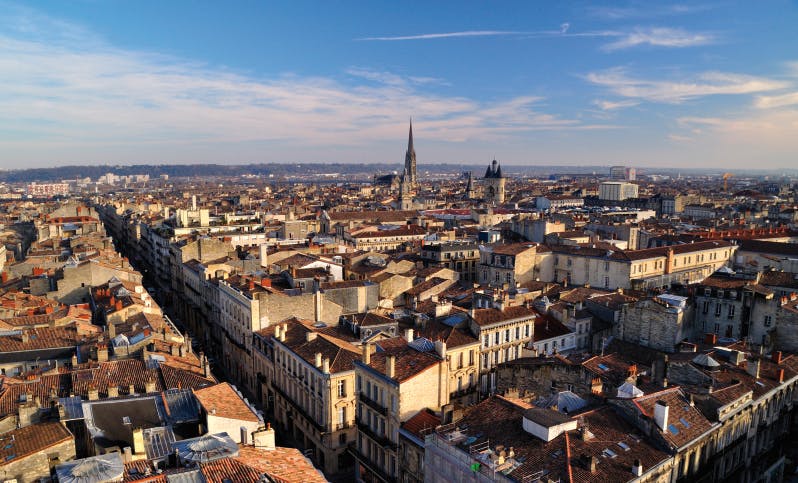 Bordeaux, la cité convoitée, première ville où investir 